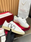 ヴァレンティノ靴 VALENTINO 2025新作 スニーカー