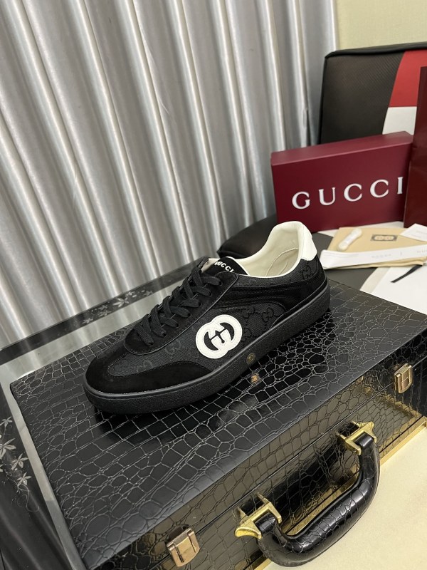 グッチ靴 GUCCI 2025新作 カジュアルシューズ