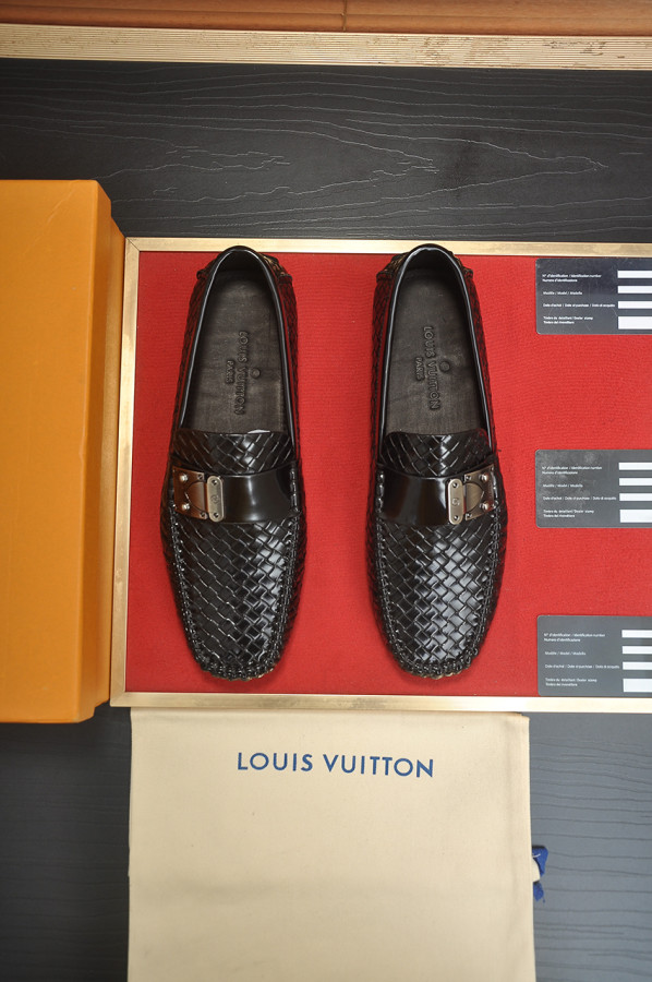 ルイヴィトン靴 LOUIS VUITTON 2025新作 デッキシューズ