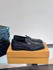 ルイヴィトン靴 LOUIS VUITTON 2025新作 モカシン