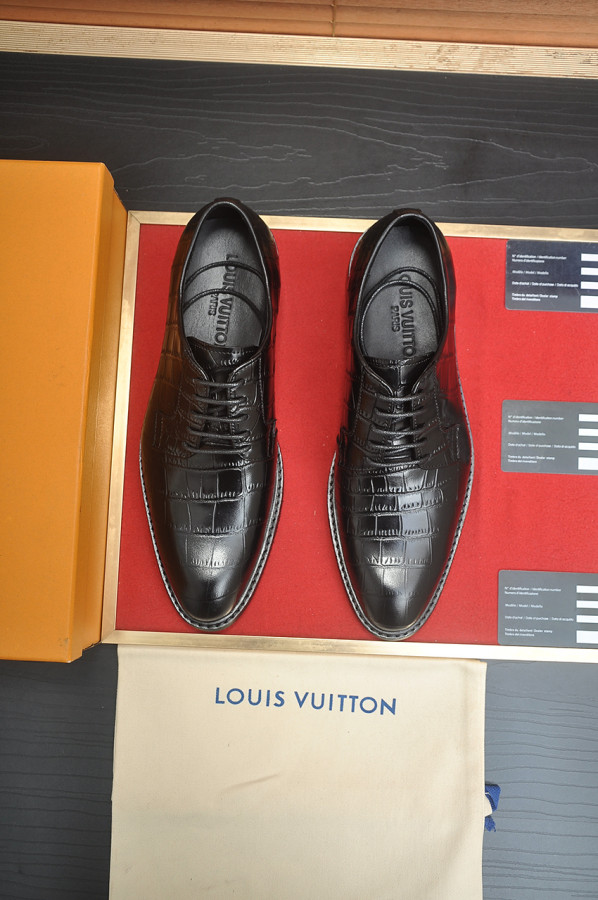ルイヴィトン靴 LOUIS VUITTON 2025新作 モカシン