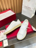 ヴァレンティノ靴 VALENTINO 2025新作 スニーカー