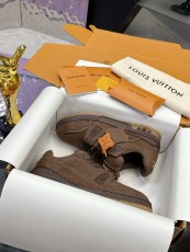 ルイヴィトン靴 LOUIS VUITTON 2025新作 スニーカー