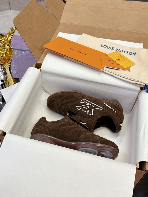ルイヴィトン靴 LOUIS VUITTON 2025新作 スニーカー