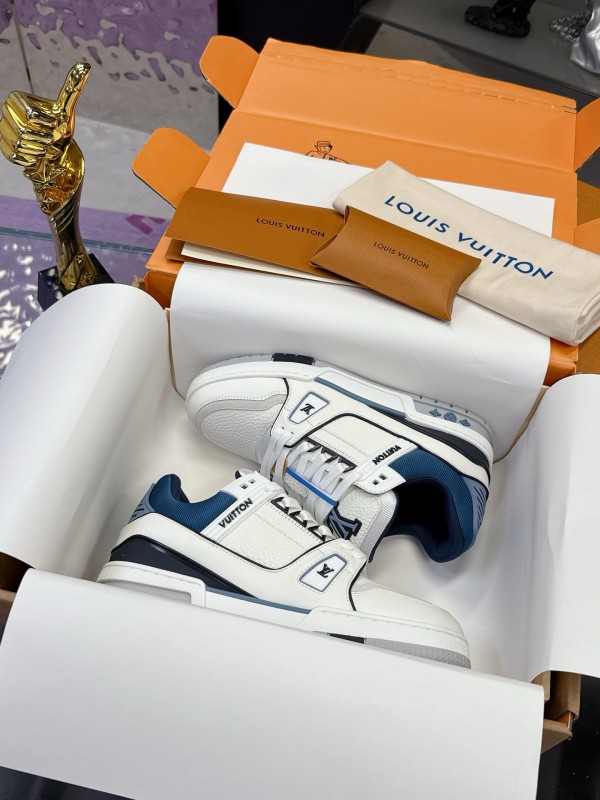ルイヴィトン靴 LOUIS VUITTON 2025新作 スニーカー