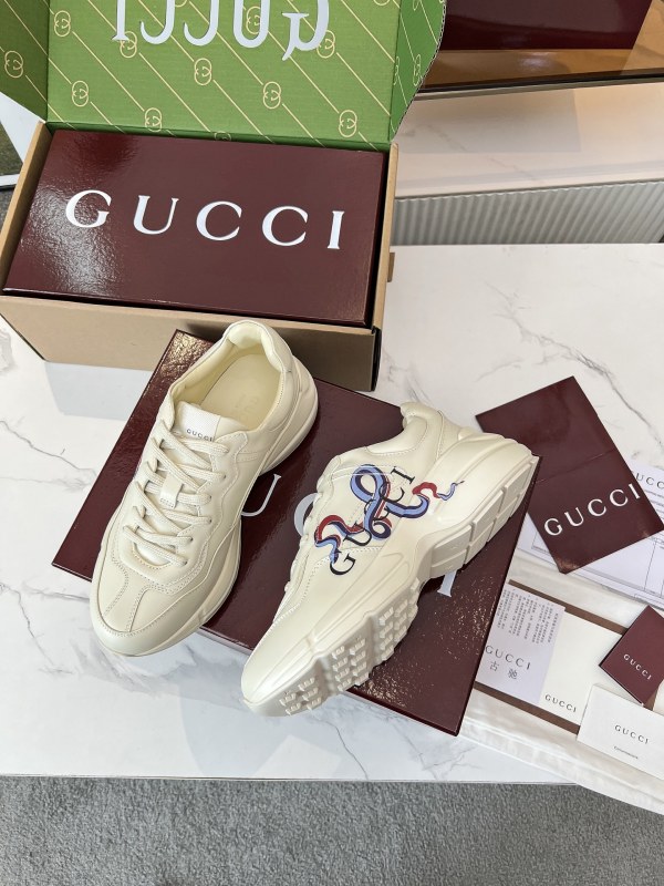 グッチ靴 GUCCI 2025新作 カジュアルシューズ