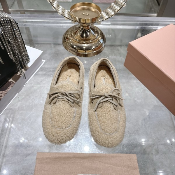 ミュウミュウ靴 Miu Miu 2025新作 カジュアルシューズ