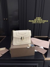 ブルガリバッグ BVLGARI 2025新作 チェーンバッグ