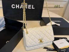 シャネルバッグ CHANEL 2025新作 チェーンバッグ