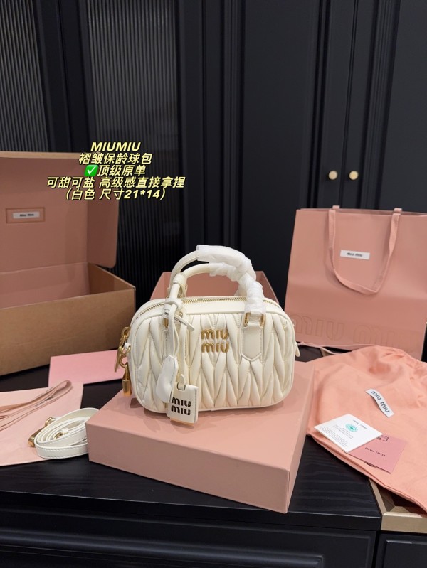 ミュウミュウバッグ Miu Miu 2025新作 ハンドバッグ