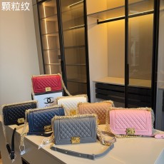 シャネルバッグ CHANEL 2025新作 チェーンバッグ