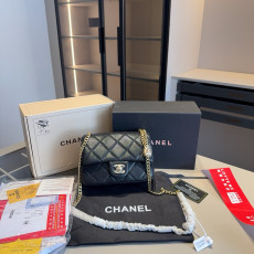 シャネルバッグ CHANEL 2025新作 チェーンバッグ
