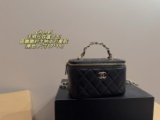 シャネルバッグ CHANEL 2025新作 スリングバッグ