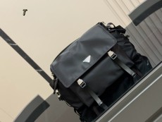 プラダバッグ PRADA 2025新作 メッセンジャーバッグ