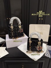 ディオールバッグ DIOR 2025新作 ダイ妃バッグ