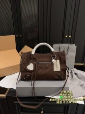 バレンシアガバッグ BALENCIAGA 2025新作 機関車バッグ