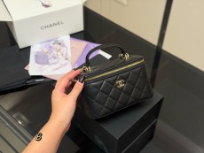 シャネルバッグ CHANEL 2025新作 ハンドバッグ