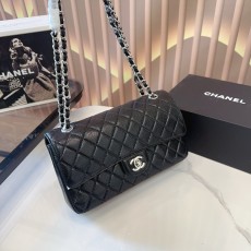 シャネルバッグ CHANEL 2025新作 チェーンバッグ