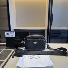 プラダバッグ PRADA 2025新作 スリングバッグ