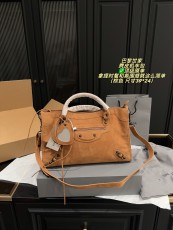 バレンシアガバッグ BALENCIAGA 2025新作 機関車バッグ