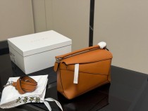 ロエベバッグ LOEWE 2025新作 スリングバッグ
