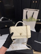 シャネルバッグ CHANEL 2025新作 ハンドバッグ