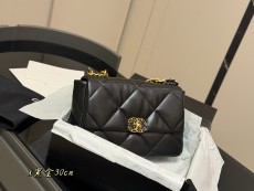 シャネルバッグ CHANEL 2025新作 チェーンバッグ