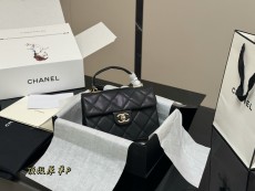シャネルバッグ CHANEL 2025新作 ハンドバッグ