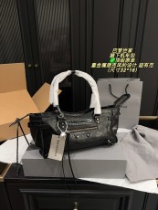 バレンシアガバッグ BALENCIAGA 2025新作 機関車バッグ