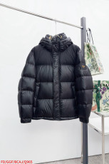 フェンディ服 FENDI 2025新作 ダウンジャケット