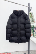 フェンディ服 FENDI 2025新作 ダウンジャケット