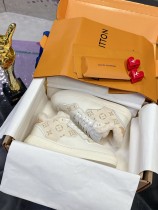 ルイヴィトン靴 LOUIS VUITTON 2025新作 スニーカー