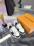 ルイヴィトン靴 LOUIS VUITTON 2025新作 スニーカー