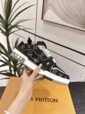 ルイヴィトン靴 LOUIS VUITTON 2025新作 スニーカー