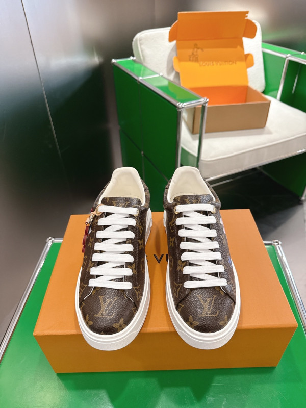 ルイヴィトン靴 LOUIS VUITTON 2025新作 スニーカー