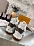 ルイヴィトン靴 LOUIS VUITTON 2025新作 スニーカー
