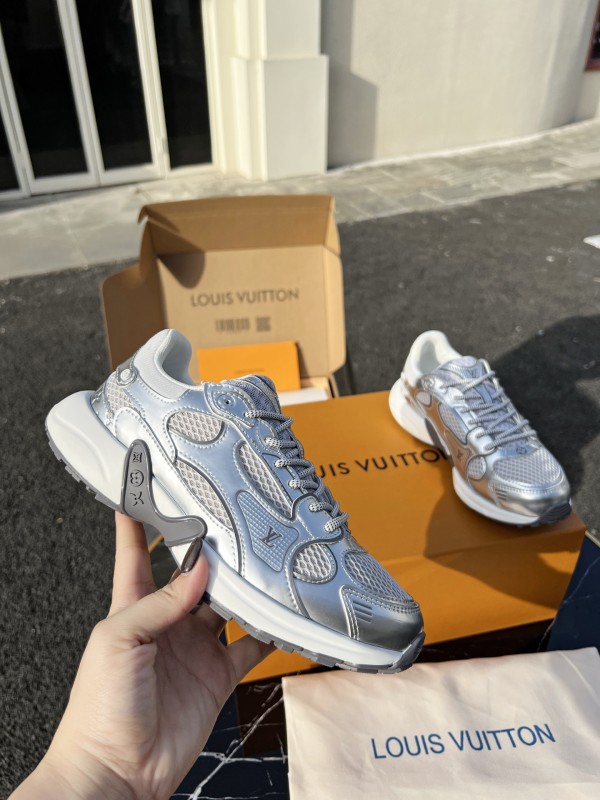 ルイヴィトン靴 LOUIS VUITTON 2025新作 スニーカー