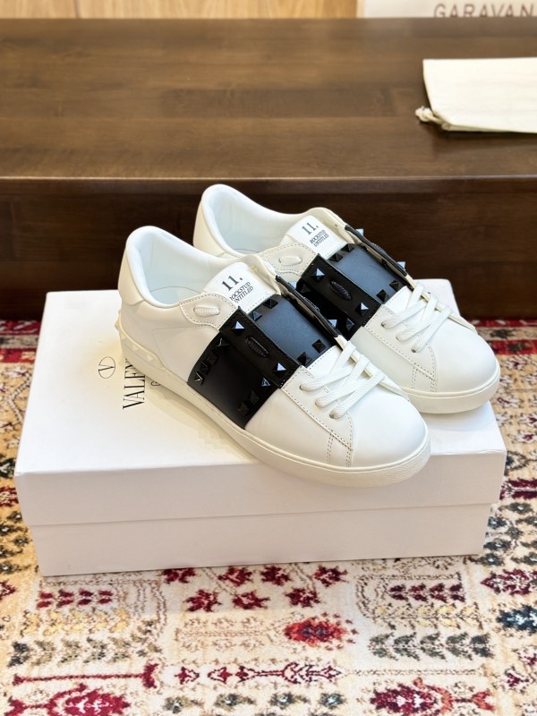 ヴァレンティノ靴 VALENTINO 2025新作 スニーカー