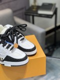 ルイヴィトン靴 LOUIS VUITTON 2025新作 スニーカー