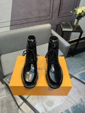 ルイヴィトン靴 LOUIS VUITTON 2025新作 ブーツ