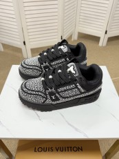 ルイヴィトン靴 LOUIS VUITTON 2025新作 カジュアルシューズ