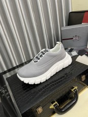 プラダ靴 PRADA 2025新作 スニーカー