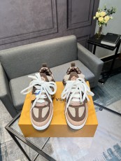 ルイヴィトン靴 LOUIS VUITTON 2025新作 スニーカー