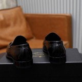 プラダ靴 PRADA 2025新作 モカシン