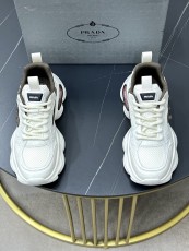 プラダ靴 PRADA 2025新作 カジュアルシューズ