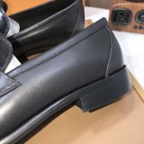 ルイヴィトン靴 LOUIS VUITTON 2025新作 モカシン