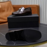 プラダ靴 PRADA 2025新作 モカシン