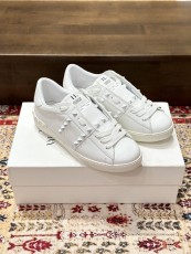 ヴァレンティノ靴 VALENTINO 2025新作 スニーカー