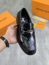 ルイヴィトン靴 LOUIS VUITTON 2025新作 モカシン