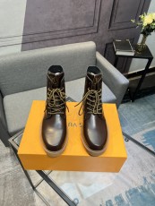 ルイヴィトン靴 LOUIS VUITTON 2025新作 ブーツ
